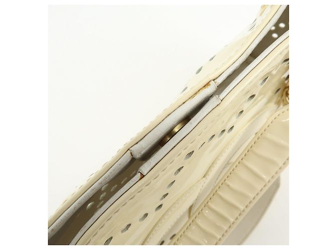 CHANEL COCO Mark Lackleder Schultertasche mit Perforation und Kette Ivory - Ansicht 16