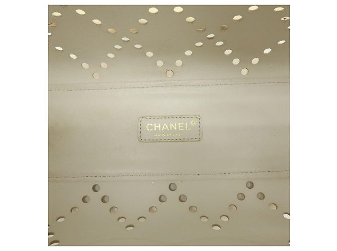 CHANEL COCO Mark Lackleder Schultertasche mit Perforation und Kette Ivory - Ansicht 23