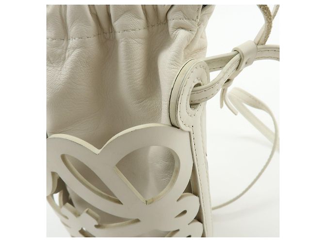 Borsa a tracolla e a spalla LOEWE Anagram in pelle traforata Ecru - vista 16