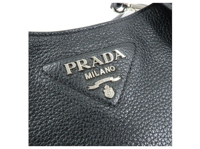 Borsa a tracolla PRADA in pelle Vitello Daino con logo triangolare Nero 1BH191 - vista 14