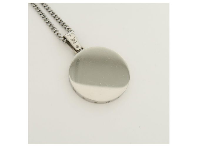 Louis Vuitton Collana LV Award Metal Necklace Pendant Silver M00911 - vista 4