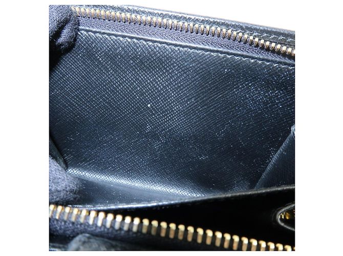 Cartera compacta bi-fold PRADA de piel Saffiano Negra 1ML225 - vista 16