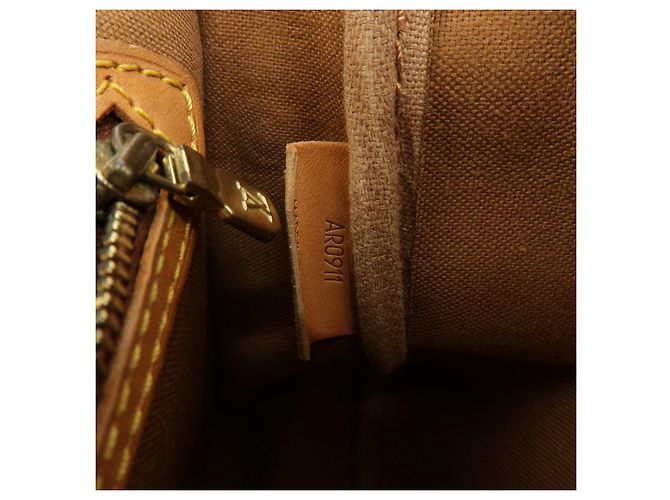 Louis Vuitton Monogram Gibeciere MM Shoulder Bag Brown M42247 - vista 23