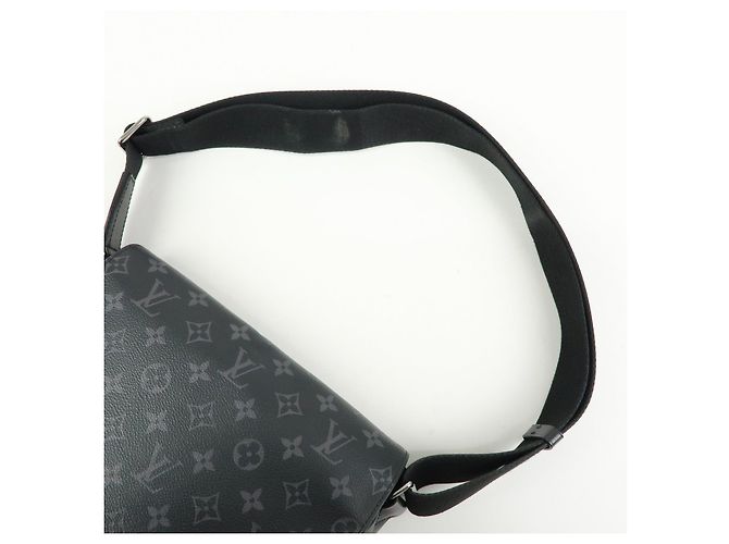 Louis Vuitton Monogram Eclipse District PM Crossbody Bag M44000 - vista 6