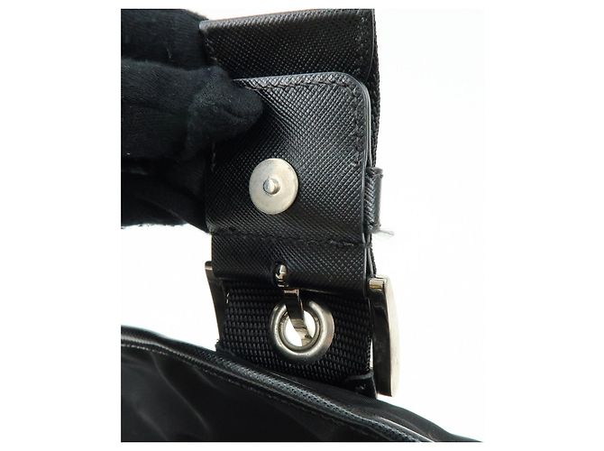 Borsa a tracolla PRADA in nylon e pelle Saffiano con logo triangolare Nero BT0464 - vista 16