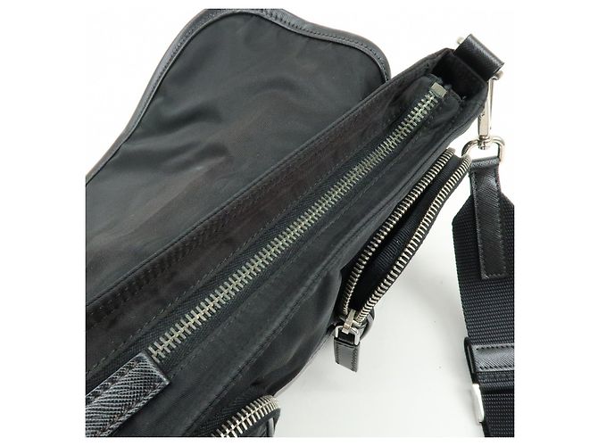 Borsa a tracolla PRADA in nylon e pelle Saffiano con logo triangolare Nero BT0464 - vista 18
