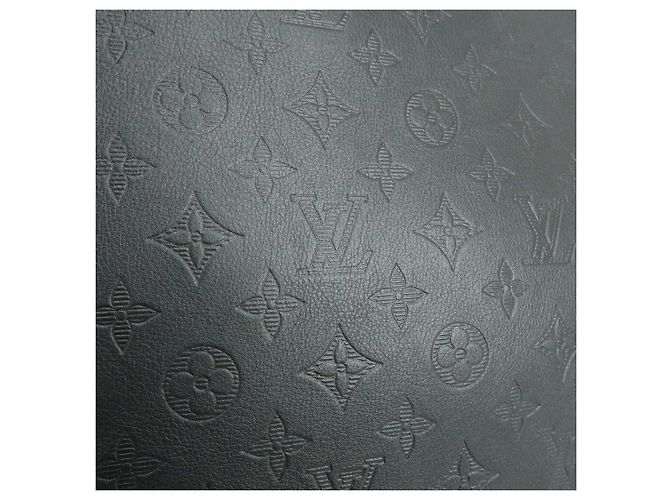 Louis Vuitton Monogram Shadow Pochette Discovery Cluth Bag Black M62903 - vista 15