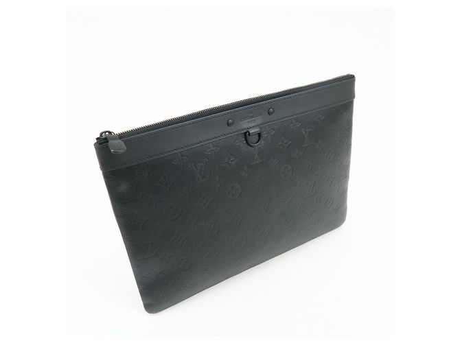 Louis Vuitton Monogram Shadow Pochette Discovery Cluth Bag Black M62903 - vista 4