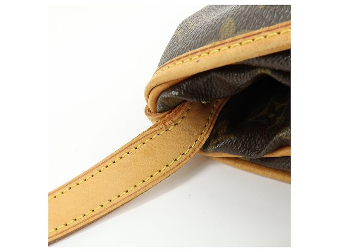 Borsa a tracolla Louis Vuitton Monogram Saumur 30 Canvas Brown M42256 - vista 10