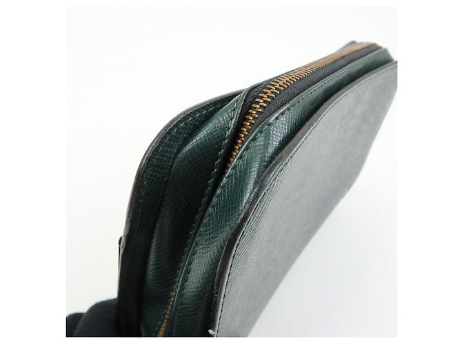 Louis Vuitton Taiga Baikal Clutch Bag Pouch Epicea M30184 - vista 11