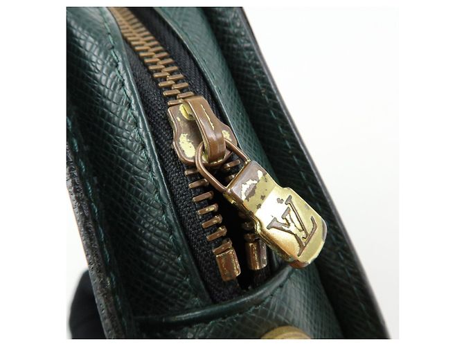 Louis Vuitton Taiga Baikal Clutch Bag Pouch Epicea M30184 - vista 13