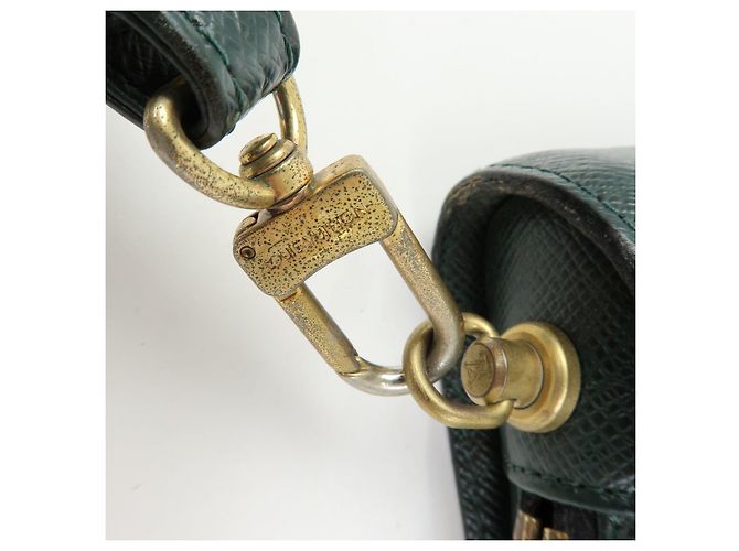 Louis Vuitton Taiga Baikal Clutch Bag Pouch Epicea M30184 - vista 15