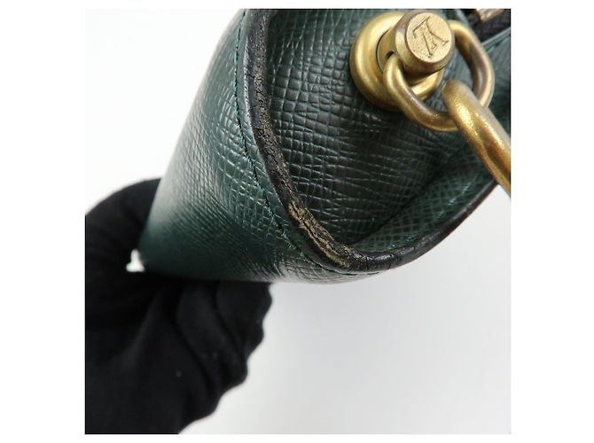 Louis Vuitton Taiga Baikal Clutch Bag Pouch Epicea M30184 - vista 17