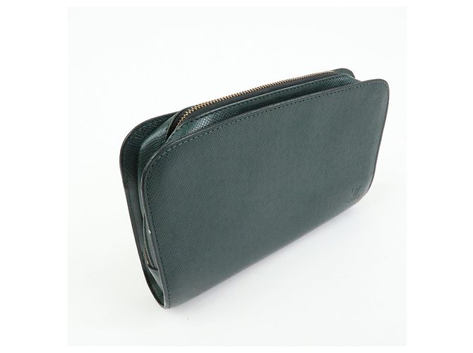 Louis Vuitton Taiga Baikal Clutch Bag Pouch Epicea M30184 - vista 4