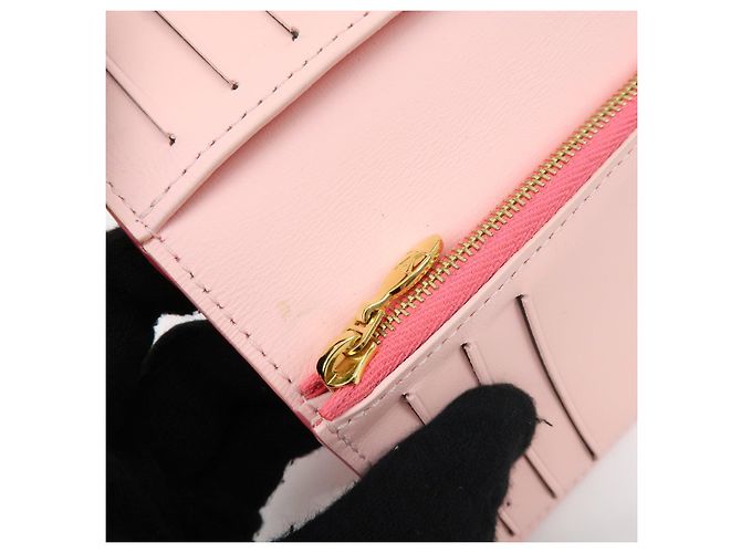 Cartera Compacta Vertical de Piel Louis Vuitton By the Pool M82461 - vista 18