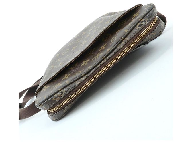 Borsa a tracolla Louis Vuitton Monogram Trotteur Beaubourg Brown M97037 - vista 17