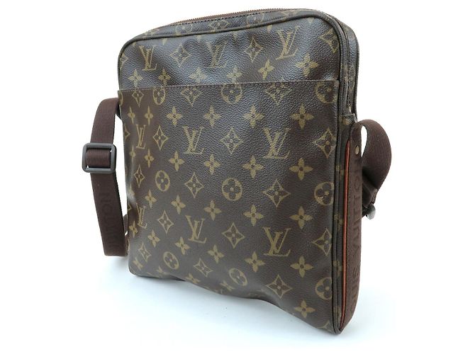 Borsa a tracolla Louis Vuitton Monogram Trotteur Beaubourg Brown M97037 - vista 3