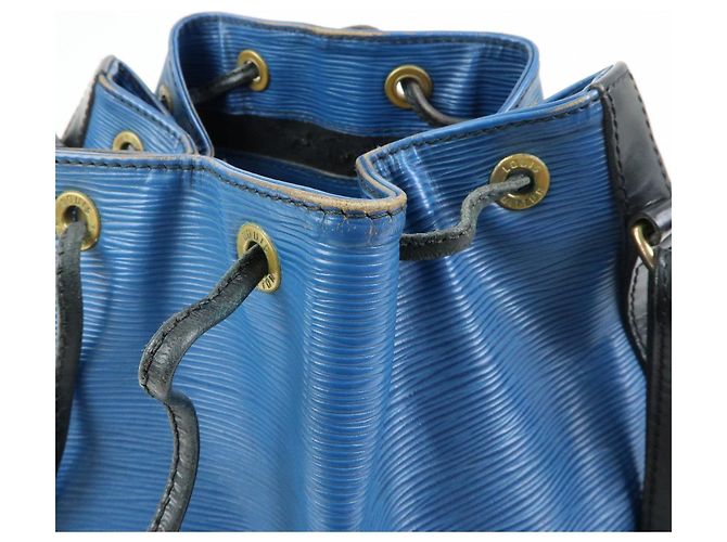Borsa a tracolla Louis Vuitton Epi Petit Noe Bi-color Noir Blue Ｍ44152 - vista 17