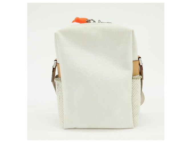 Louis Vuitton Damier Geant LV Cup Weatherly Shoulder Bag White M80637 - vista 2