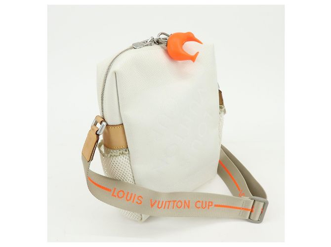 Louis Vuitton Damier Geant LV Cup Weatherly Shoulder Bag White M80637 - vista 4