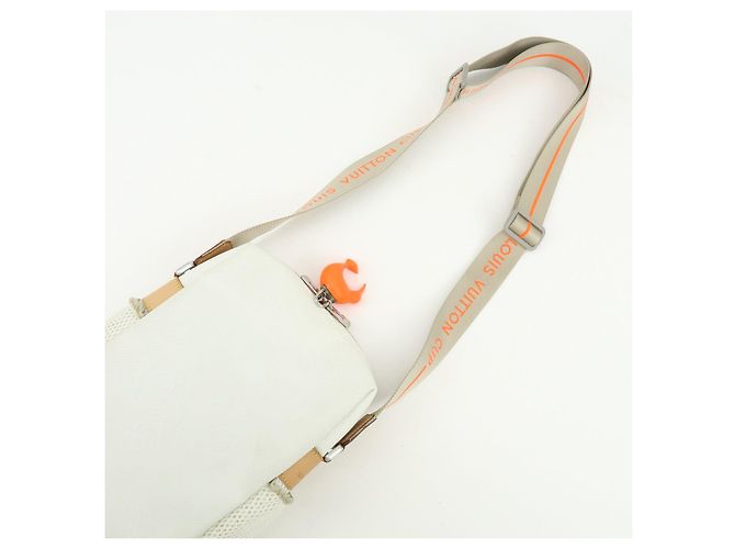 Louis Vuitton Damier Geant LV Cup Weatherly Shoulder Bag White M80637 - vista 6