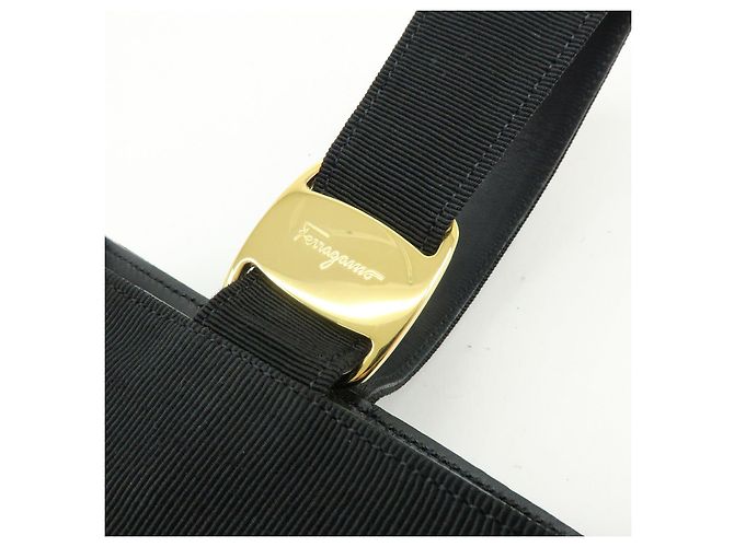 Salvatore Ferragamo Ferragamo Vara Canvas Leder Tiered Handtasche Pouch Schwarz - Ansicht 18