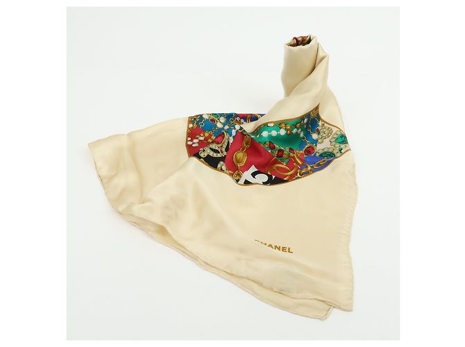 Sciarpa CHANEL COCO Mark 100% seta Motivo Gioielli Beige Multicolor - vista 16