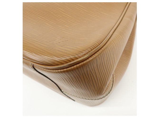 Borsa a mano in pelle Louis Vuitton Epi Passy PM Camel M59261 - vista 12