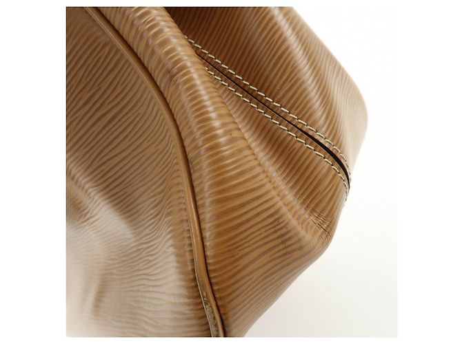 Borsa a mano in pelle Louis Vuitton Epi Passy PM Camel M59261 - vista 15
