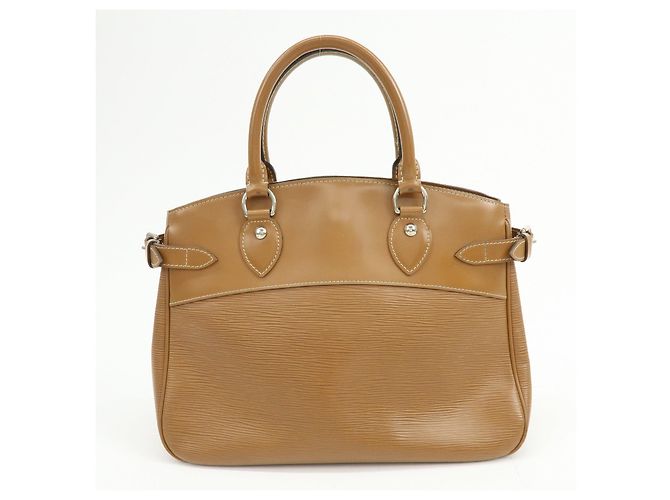 Borsa a mano in pelle Louis Vuitton Epi Passy PM Camel M59261 - vista 2