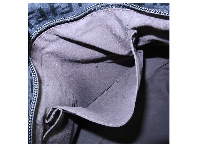 FENDI Borsa Tote e Borsa a Spalla in Tela Zucchino e Pelle Nera 8BH215 - vista 21