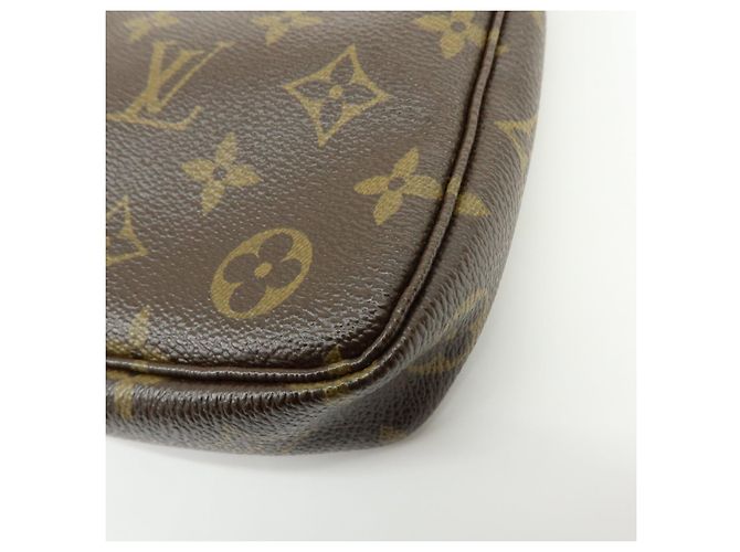 Louis Vuitton Monogram Cherry Pochette Accessoires Pouch M95008 - vista 13