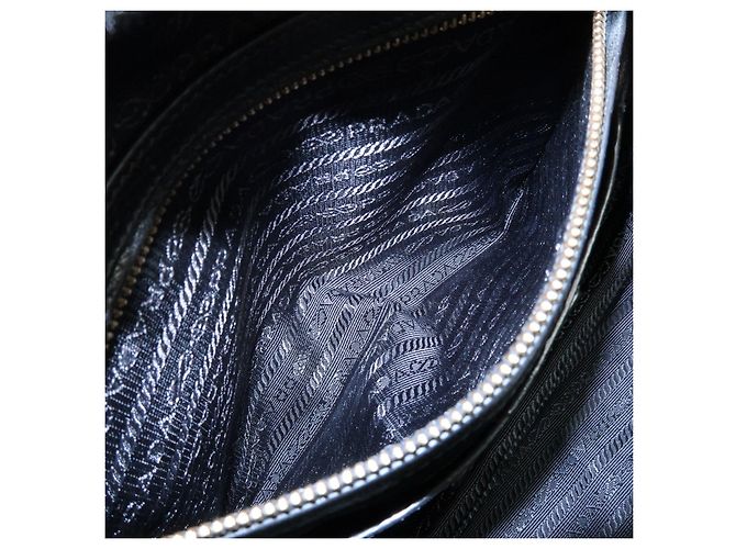 Borsa a tracolla e borsa a mano PRADA in pelle Vitello Daino Nero B3091M - vista 23