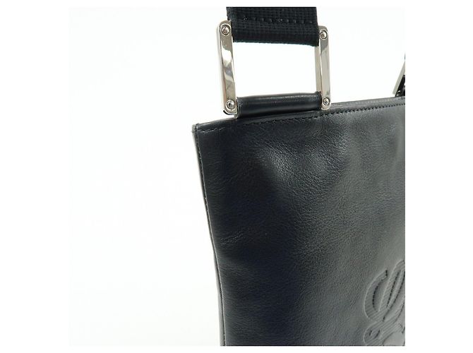 LOEWE Borsa a tracolla Anagram in pelle di vitello Borsa a tracolla Black - vista 13