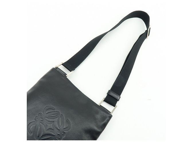 LOEWE Borsa a tracolla Anagram in pelle di vitello Borsa a tracolla Black - vista 6