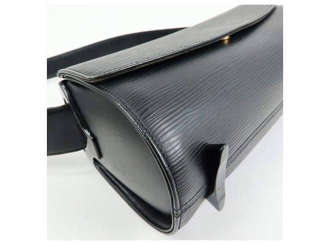 Borsa a tracolla Louis Vuitton Epi Nocturne GM Noir Black M52172 - vista 10