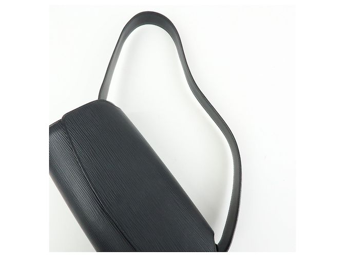Borsa a tracolla Louis Vuitton Epi Nocturne GM Noir Black M52172 - vista 6