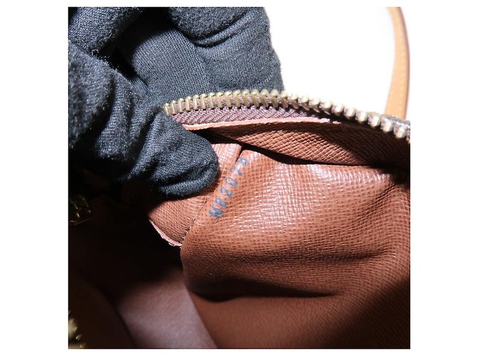 Borsa a tracolla Louis Vuitton Monogram Trocadero 27 M51274 - vista 24