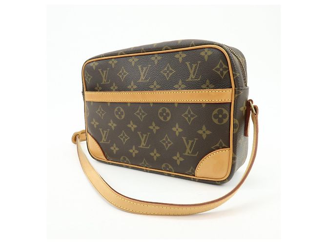 Borsa a tracolla Louis Vuitton Monogram Trocadero 27 M51274 - vista 3