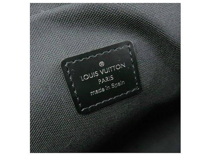 Louis Vuitton Taiga Leather Karga Clutch Bag Pouch Black M30812 - vista 19