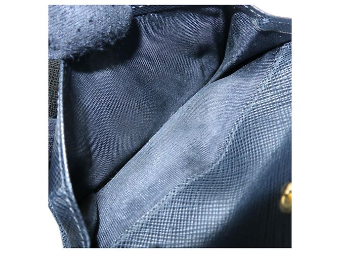 Cartera compacta bi-fold de piel Saffiano PRADA Negra Oro 1MH840 - vista 21