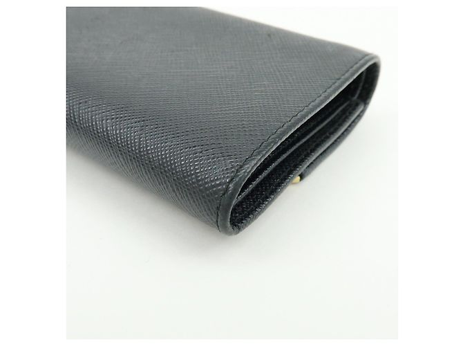 Cartera compacta bi-fold de piel Saffiano PRADA Negra Oro 1MH840 - vista 9