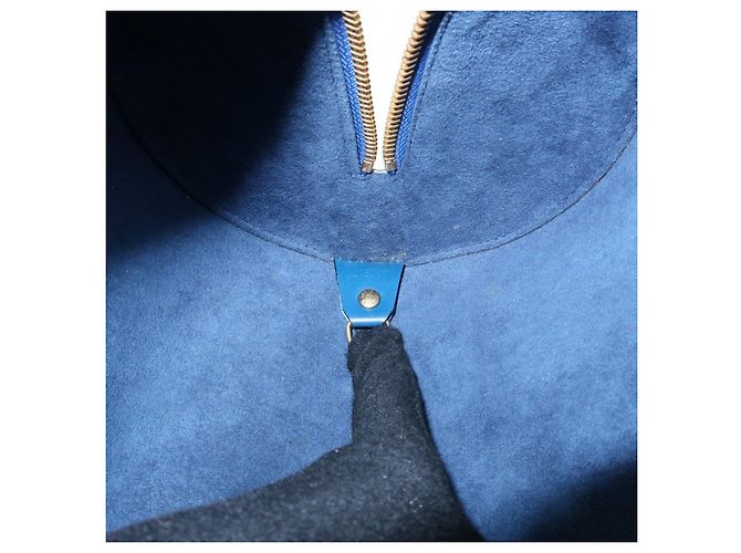 Borsa a tracolla e pochette Louis Vuitton Epi Soufflot Toledo Blue M52225 - vista 24