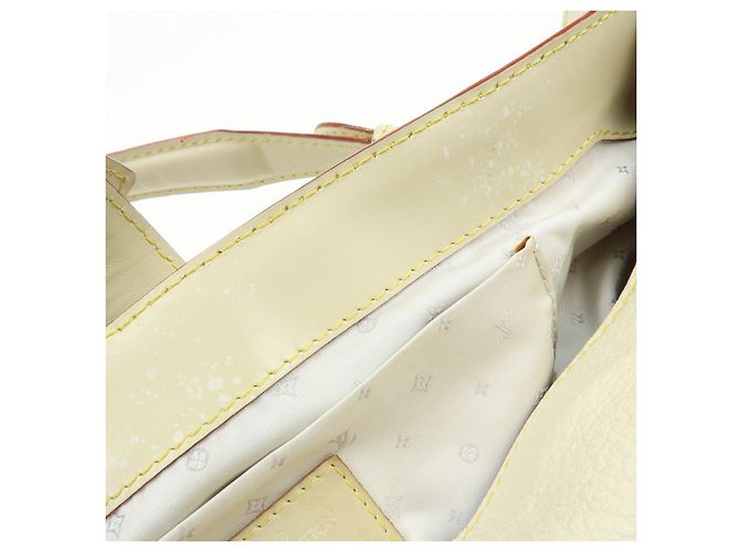 Borsa a tracolla Louis Vuitton Suhari Impetueux in pelle Blanc M91858 - vista 21