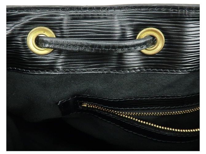 Borsa a tracolla Louis Vuitton Epi Petit Noe Noir Black M44102 - vista 22
