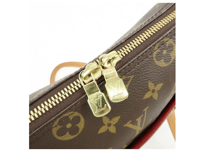 Borsa a mano e a tracolla Louis Vuitton Monogram Coussin GM Marrone M51141 - vista 16