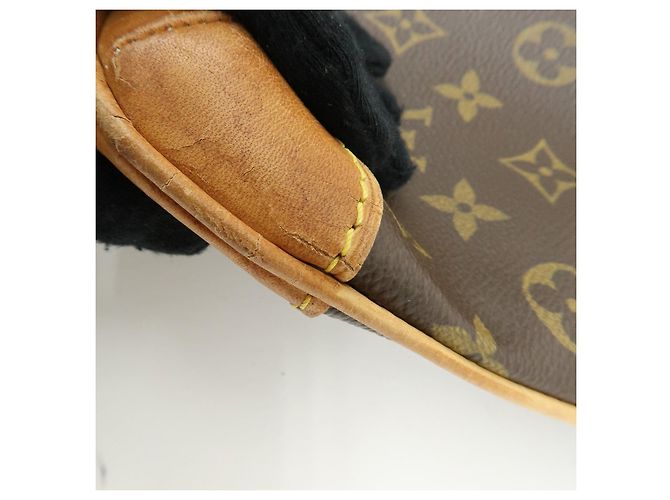 Borsa a mano e a tracolla Louis Vuitton Monogram Coussin GM Marrone M51141 - vista 18