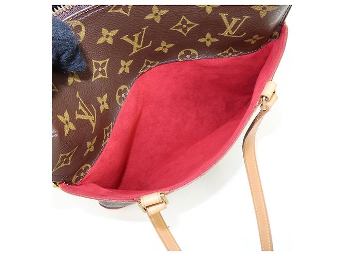 Borsa a mano e a tracolla Louis Vuitton Monogram Coussin GM Marrone M51141 - vista 19