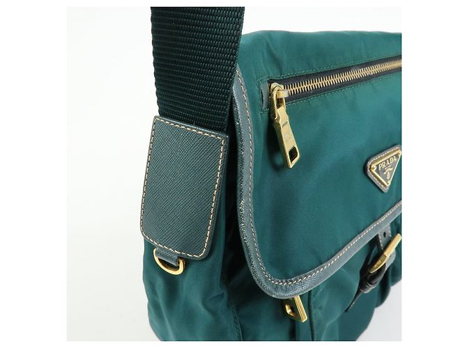 Borsa a tracolla PRADA in nylon e pelle Saffiano con logo triangolare Verde - vista 12
