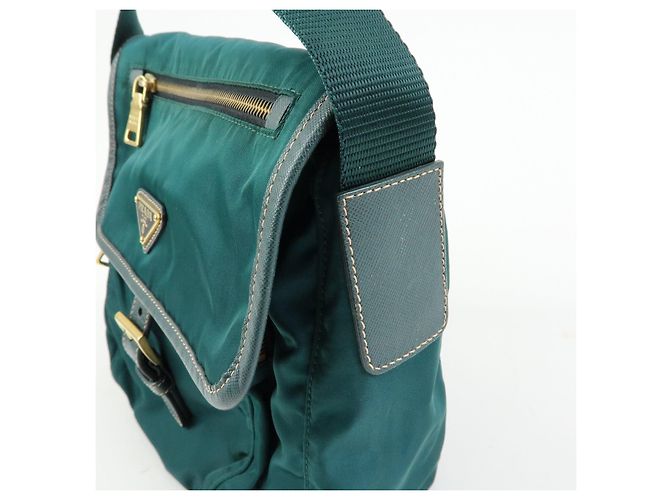 Borsa a tracolla PRADA in nylon e pelle Saffiano con logo triangolare Verde - vista 13